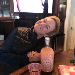 Meet your Posher, Laurie
